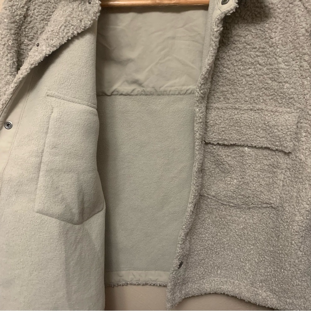 Vuori Tan Sherpa Jacket - Picture 13 of 16